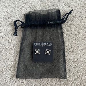 NWT White House Black Market WHBM Post Earrings